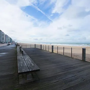 Bright With Sea View Apartment